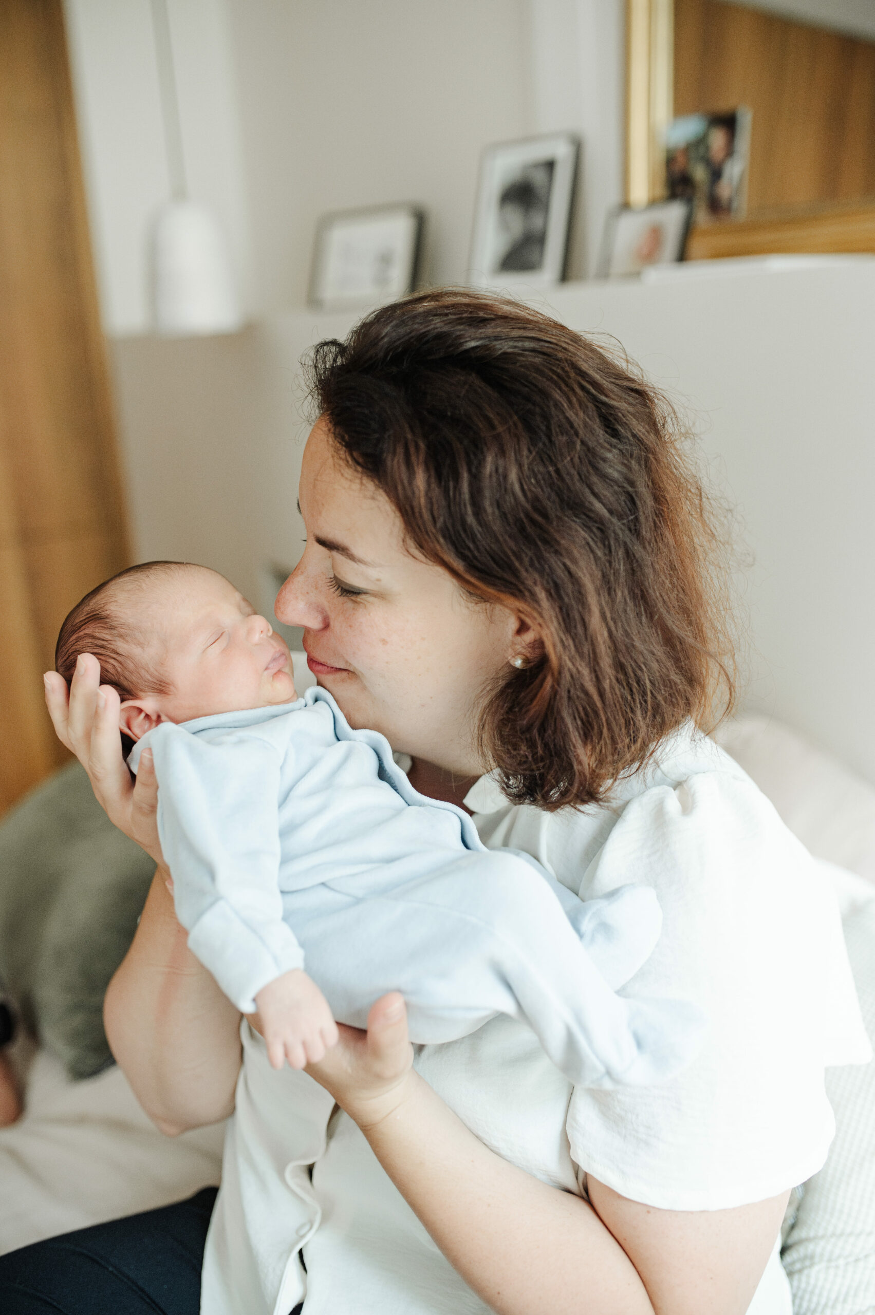 Marie_Blouin_Photographie_Normandie_Naissance_1 Maman et son nouveau né